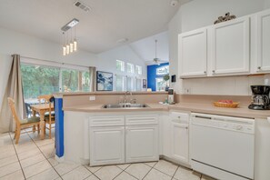 Interior - 8 Mi to Disney World: Townhome w/ Balcony & Patio! (Kissimmee)