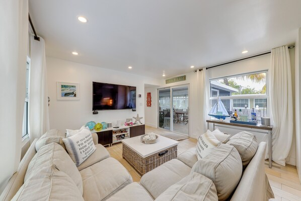 House (2 Bedrooms) | Interior