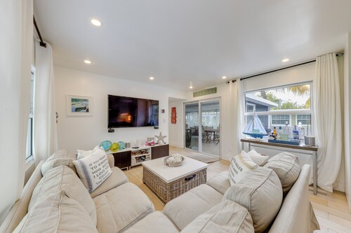 Lanai, Pool & Patios: Waterfront Home in Tavernier