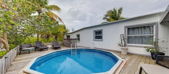Lanai, Pool & Patios: Waterfront Home in Tavernier