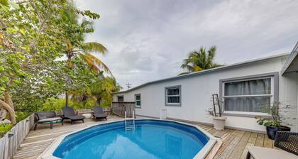 Lanai, Pool & Patios: Waterfront Home in Tavernier