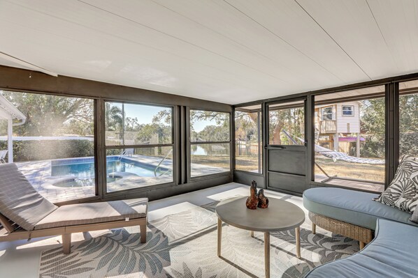 Interior - 5 Mi to Indian Rocks Beach: Home w/ Kayak! (Largo)