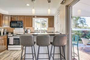 Interior - 5 Mi to Indian Rocks Beach: Home w/ Kayak! (Largo)