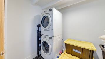 Nhà (3 Bedrooms) | Nội thất