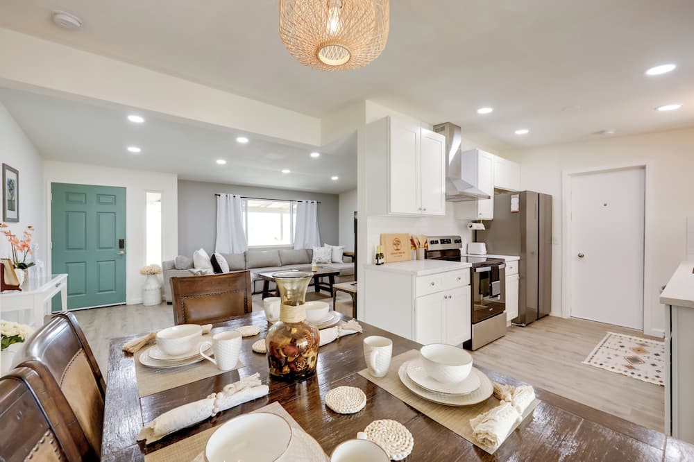 Mtn-view Home w/ Hot Tub: 8 Mi to Joshua Tree! - Joshua Tree