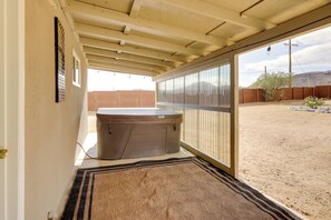 House (2 Bedrooms) | Interior - Mtn-view Home w/ Hot Tub: 8 Mi to Joshua Tree! (Joshua Tree)