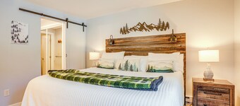 Wintergreen Resort Condo: Deck & Golf Course Views
