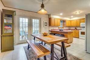 House (3 Bedrooms) | Interior - < 1 Mi to Bull Shoals Lake: 'the Blue Quill' (Bull Shoals)