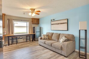 Interior - Walk to Oakland City University: Modern Apartment! (Oakland City)