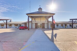 Apartment (0 Bedroom) | Interior - Walk to Ocu, Golf: Updated Oakland City Studio! (Oakland City)