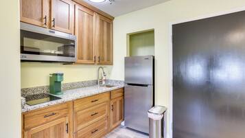 Apartment (0 Bedroom) | Interior