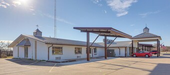 Quiet Oakland City Studio: Walk Downtown!