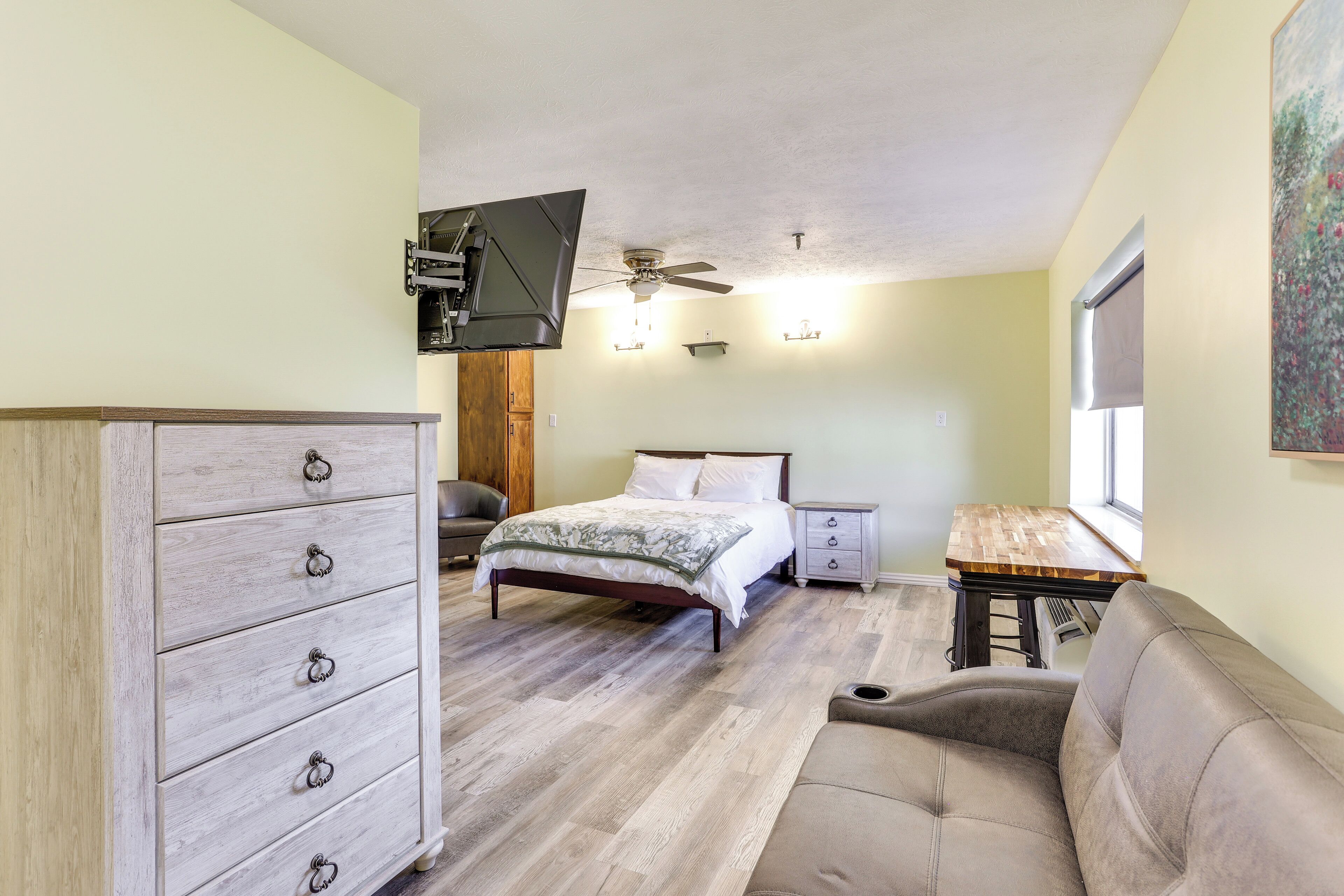 Apartment (0 Bedroom) | Interior