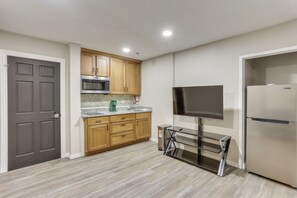 Apartment (1 Bedroom) | Interior