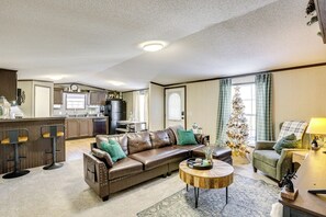 House (2 Bedrooms) | Interior