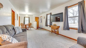 House (3 Bedrooms) | Front of property