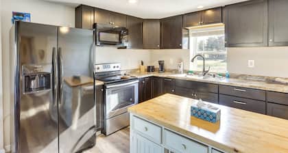 Golf Course Views: Oakland City Retreat