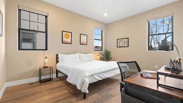 Desk, iron/ironing board, WiFi, bed sheets