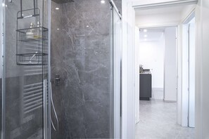 Shower, hair dryer, bidet, towels - Appartamento Guglielmo (Oristano)