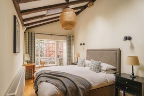 4 Schlafzimmer, Bügeleisen/Bügelbrett, Reisekinderbett, WLAN