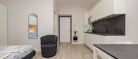 1 多间卧室、熨斗/熨衣板、免费 WiFi、床单