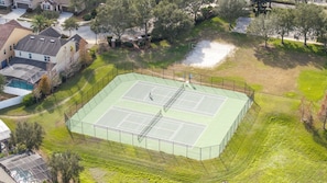 Sport court - New Build - Cozy House & Game Room (Davenport)