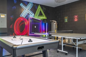 Game room - New Build - Cozy House & Game Room (Davenport)