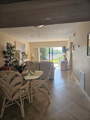 Interior - Bayfront Condo - Sunny Wintertime Retreat! (St. Petersburg)