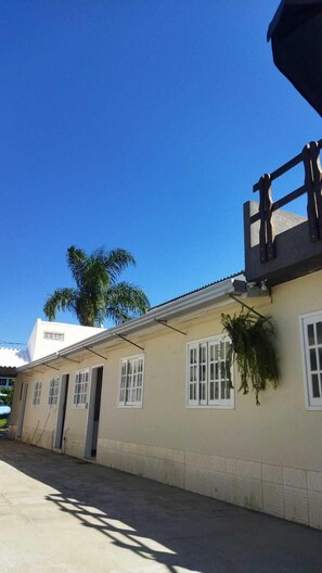 Front of property - Pousada da Pedra do Mar (Matinhos)