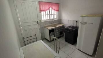 Traditional Quadruple Room, Courtyard View | Private kitchen