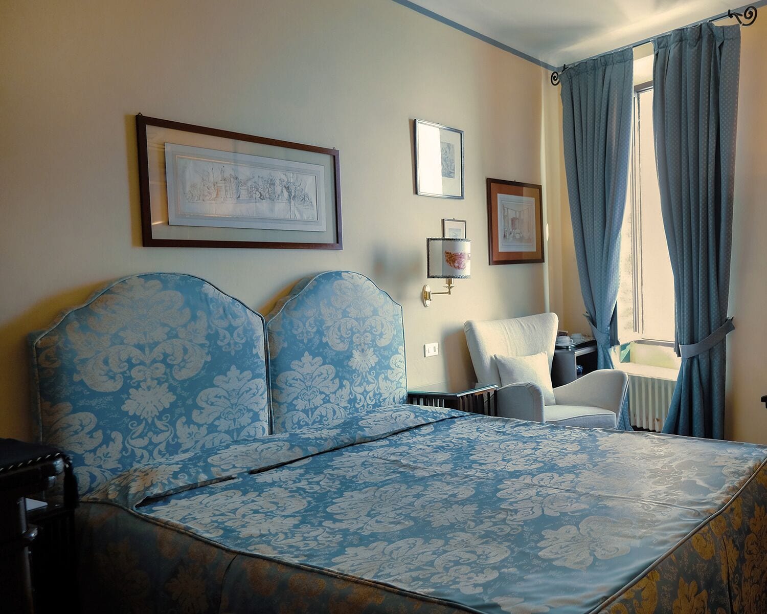 Kahden hengen classic-huone, järvinäköala | Tallelokero huoneessa, ilmainen Wi-Fi