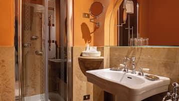Chambre Supérieure Double ou avec lits jumeaux, vue lac | Salle de bain