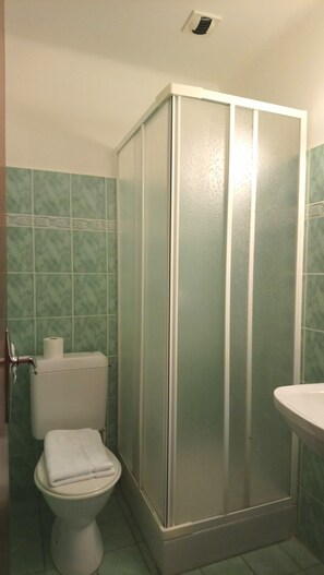 Standard Double Room | Bathroom - Scopa Rossa (Evisa)