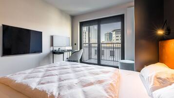 Desk, WiFi, bed sheets