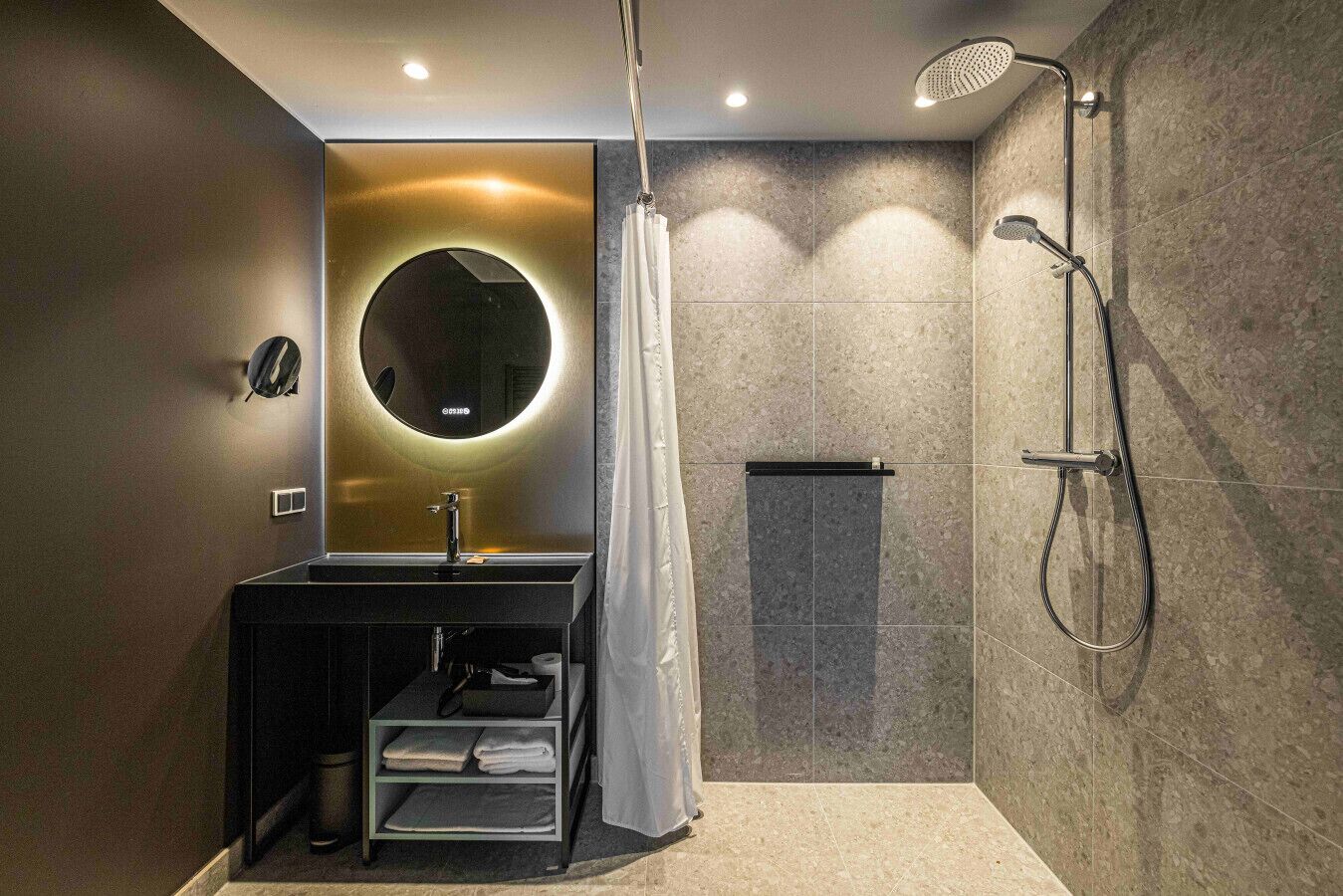 Haartrockner, Handtücher