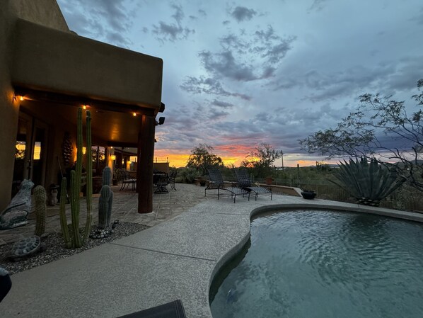House, 4 Bedrooms | Pool