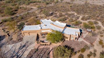 House, 4 Bedrooms | Exterior