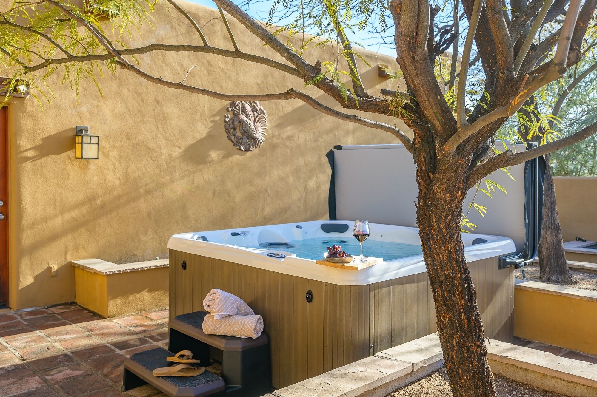 House, 4 Bedrooms | Outdoor spa tub