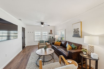 Silos And Stadium Family Oasis Awaits 3 Bedroom Home