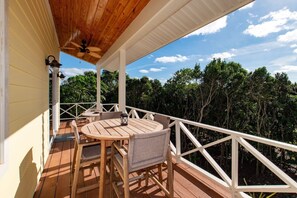 House, 3 Bedrooms | Outdoor dining