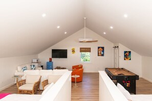 House, 3 Bedrooms | Games room