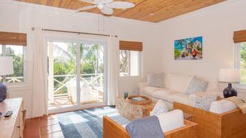 House, 3 Bedrooms | Living area | Smart TV