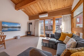 Condo, 1 quarto | Área de estar