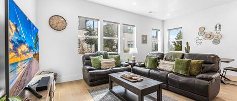 Maison en rangée, 4 chambres | Aire de séjour | Téléviseur connecté