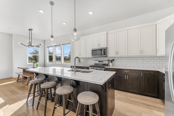 コンドミニアム 3 ベッドルーム | 専用キッチン | 冷蔵庫、オーブン、コーヒー / ティーメーカー、トースター