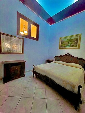 5 chambres, fer et planche à repasser, Wi-Fi, draps fournis