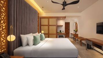 Deluxe Room | 1 bedroom, in-room safe, free WiFi