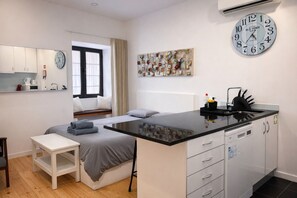 1 bedroom, iron/ironing board, WiFi, bed sheets - Riverside Bliss Gaia, Porto (C). (Vila Nova de Gaia)