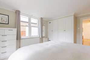 1 bedroom, iron/ironing board, Internet, bed sheets