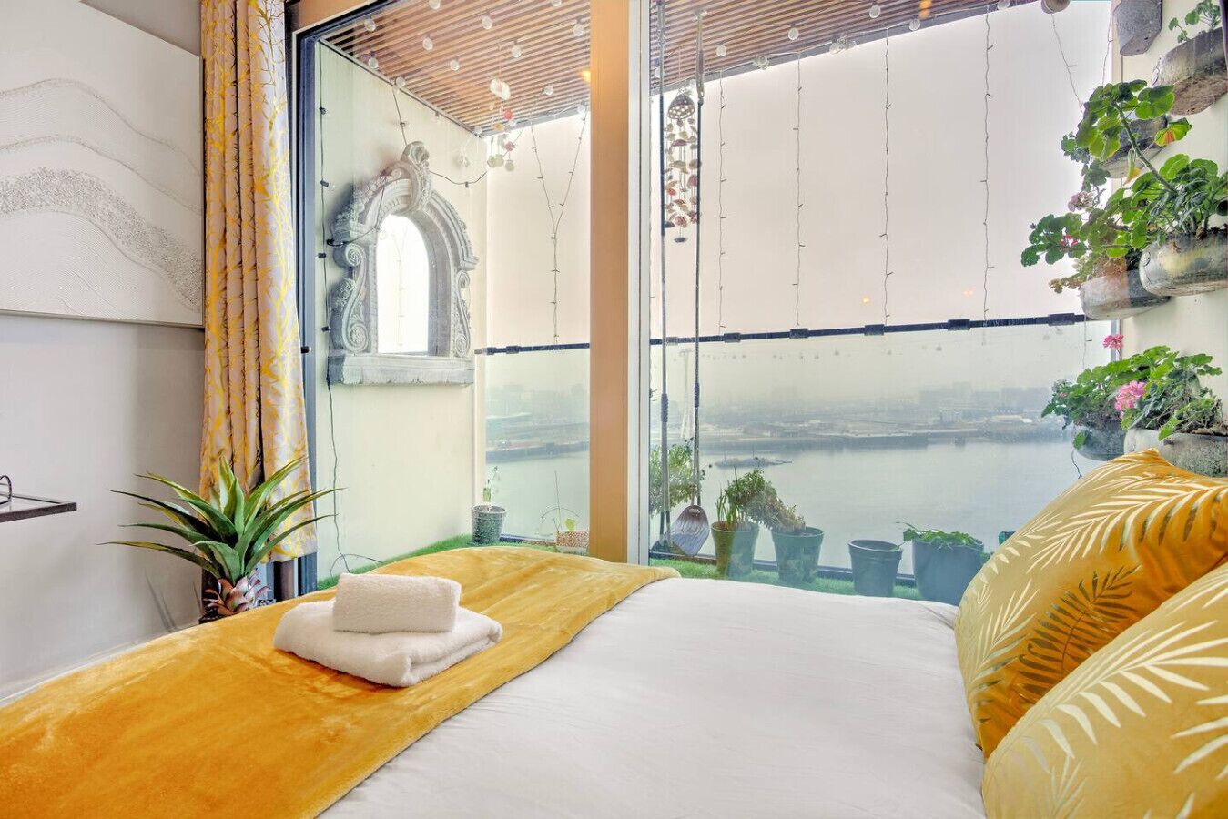 2 Schlafzimmer, Schreibtisch, Bügeleisen/Bügelbrett, Reisekinderbett